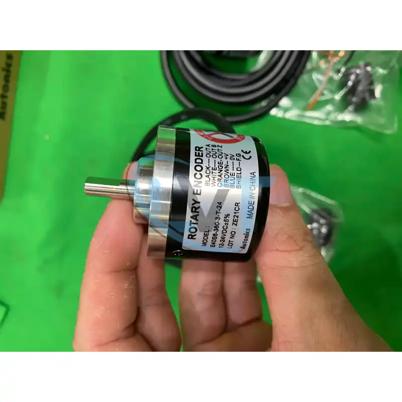 Bộ mã hóa vòng quay E40S6-360-3-T-24