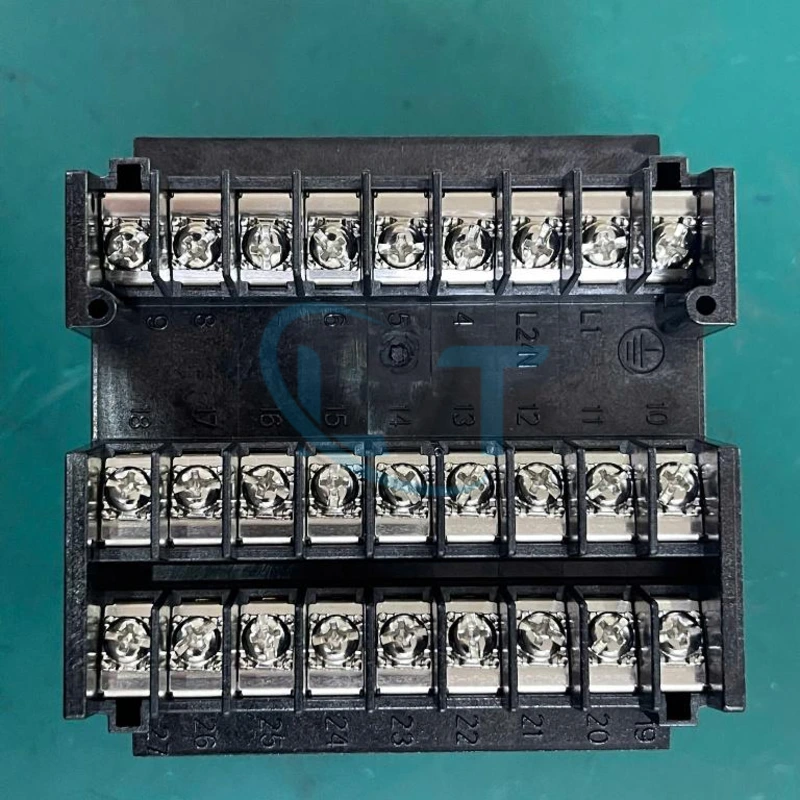 Bộ điều khiển DC2800-E0-0L0-100-000-00-0 – Thiết bị điều khiển công nghiệp