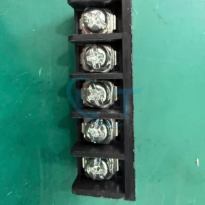 Cầu đấu HB9500-5P 9.5mm 5 cực 30A 300V có nắp bảo vệ