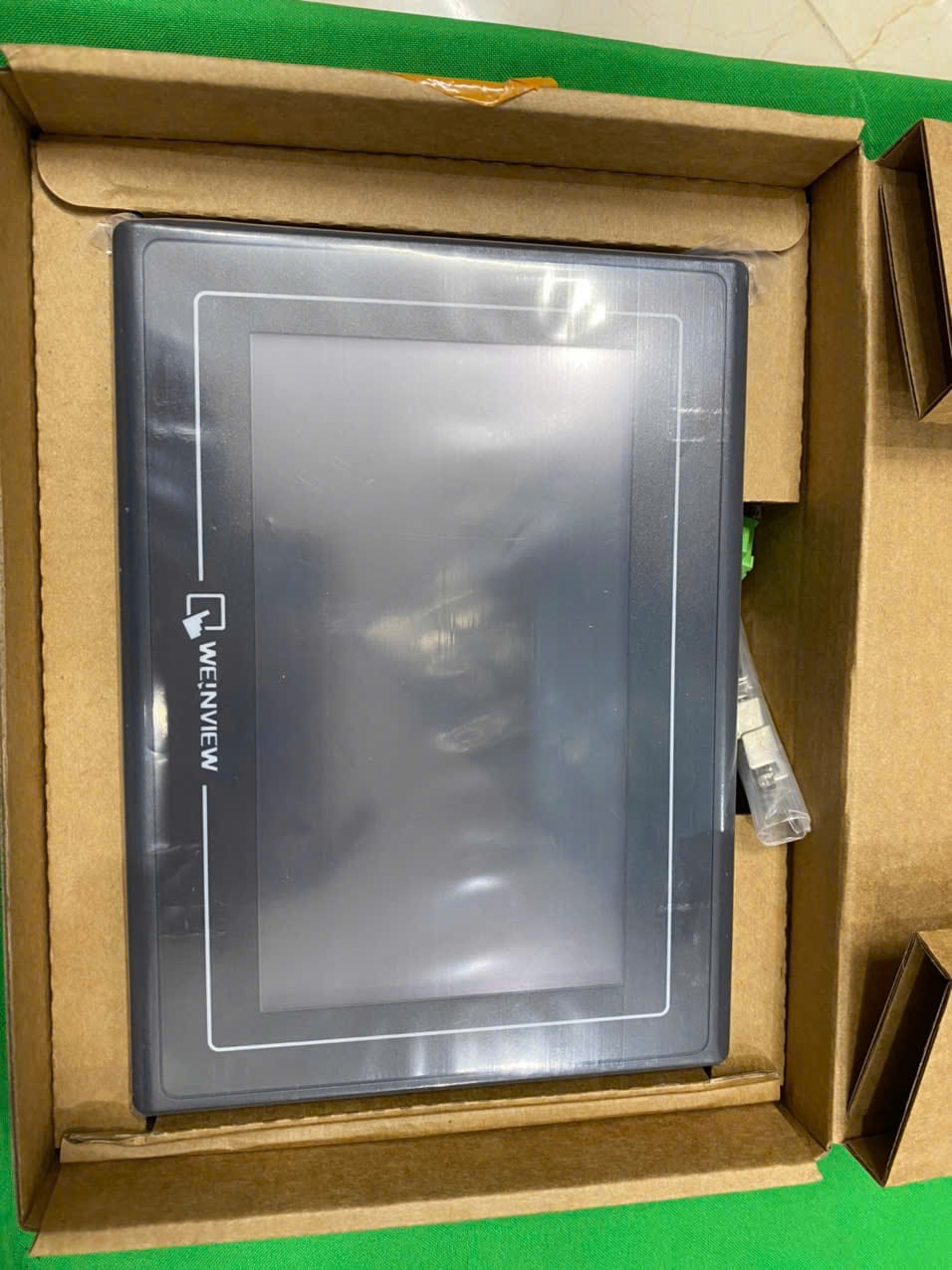 Màn hình TK6070iH 3WV