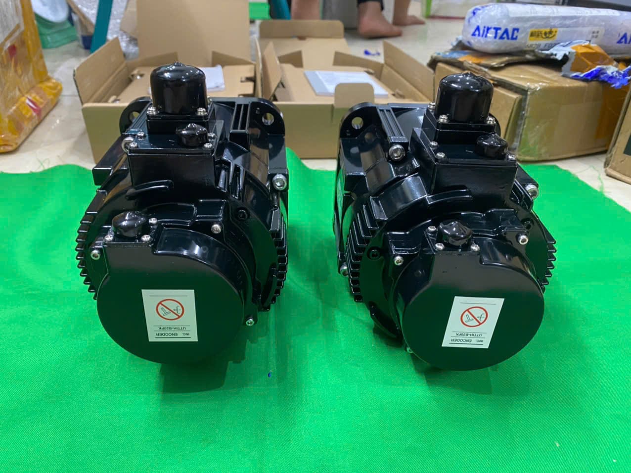 Động cơ SGMGV-13ADA2C