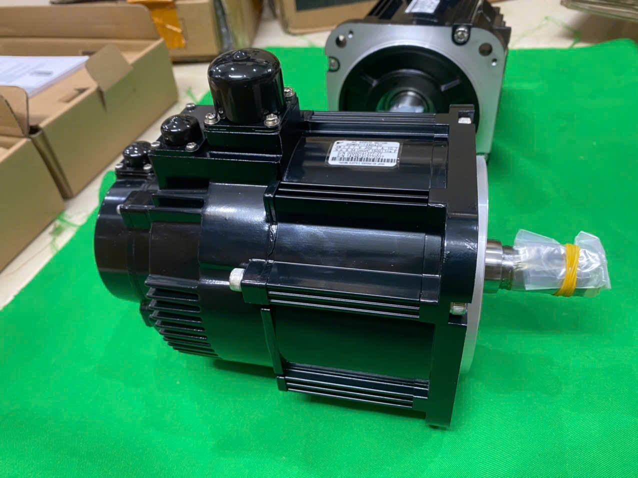 Động cơ SGMGV-13ADA2C