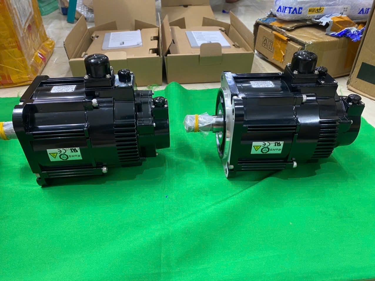 Động cơ SGMGV-13ADA2C